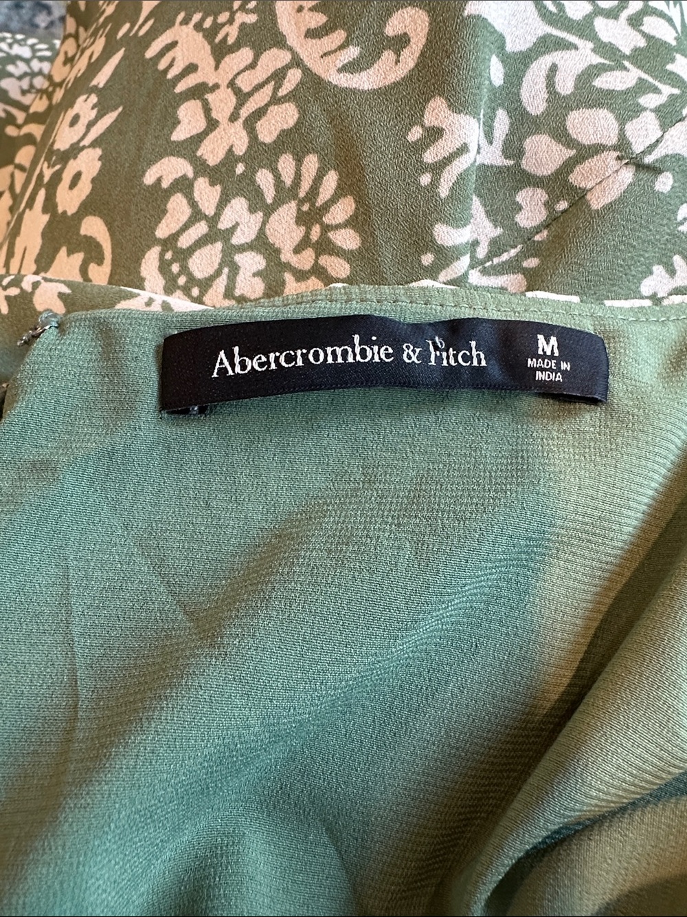 ABERCROMBIE & FITCH Ruffle Sleeve Maxi Dress Green SIZE MEDIUM EUC LIKE NEW - Picture 6 of 7